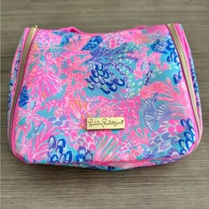 NWOT Lilly Pulitzer Hanging Travel Case